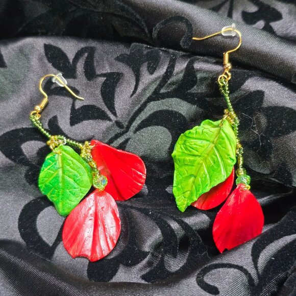 Handmade 18k Gold Plated Rose Petals and Leaves Glass Bead Dangle Earrings - Picture 2 of 5